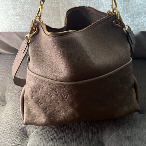 Louis Vuitton Maida Hobo - Picture 3 of 7